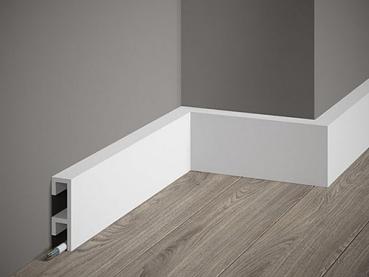 Licht 019 P   8x2,5cm Fussleiste und Deckenleiste für LED